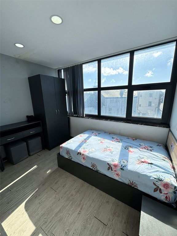 Property photo 1 of 7 Picture No. 08