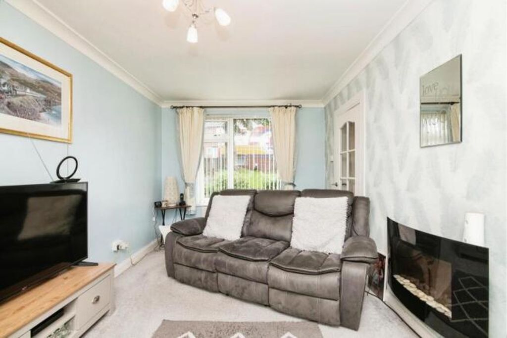 Property photo 3 of 12