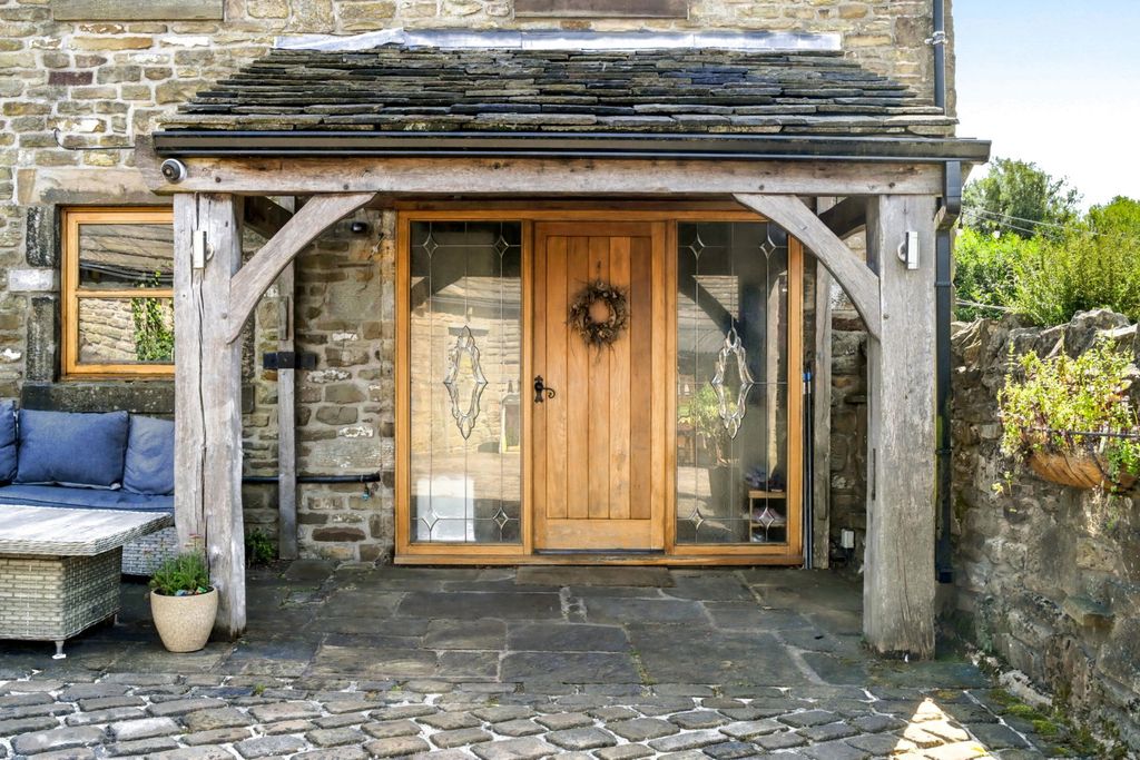 Property photo 2 of 65