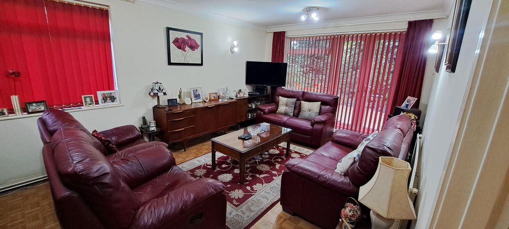 Property photo 2 of 13