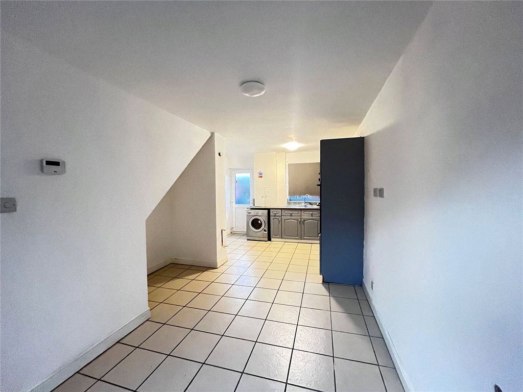 Property photo 3 of 9 Kitchen Diner