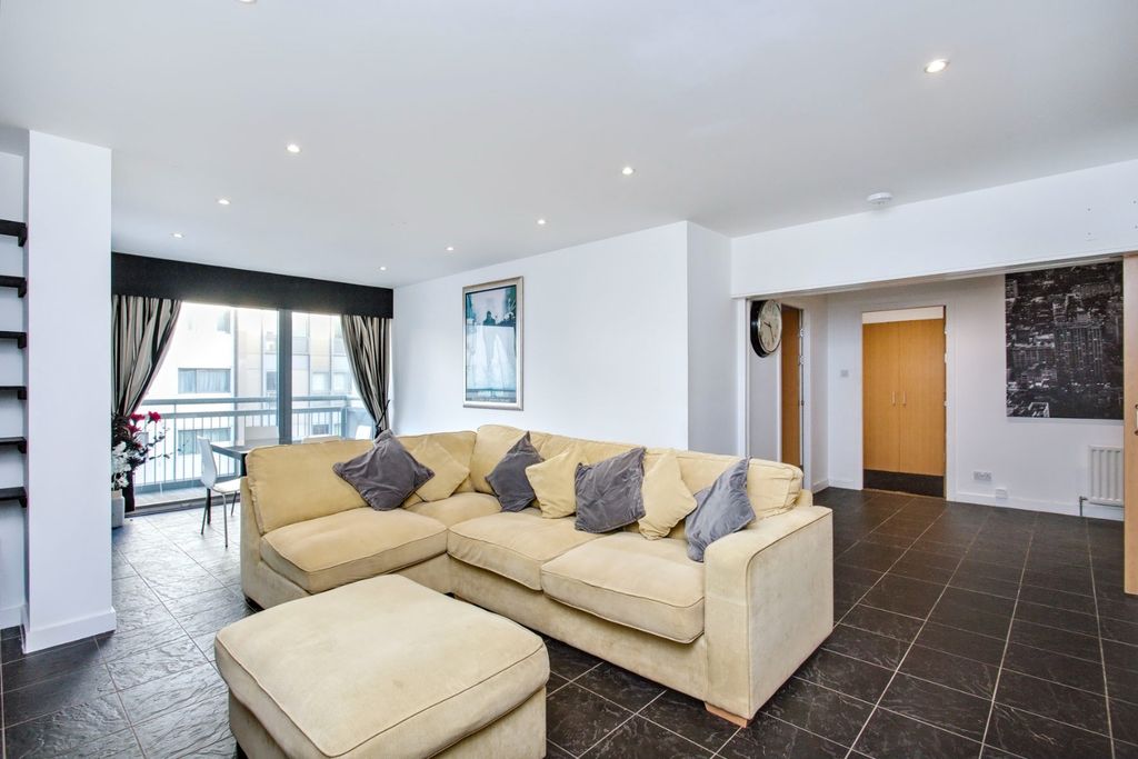 Property photo 3 of 22 4733082