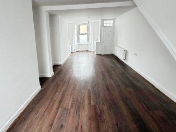 Property photo 2 of 7 Pbox-Img.Jpeg