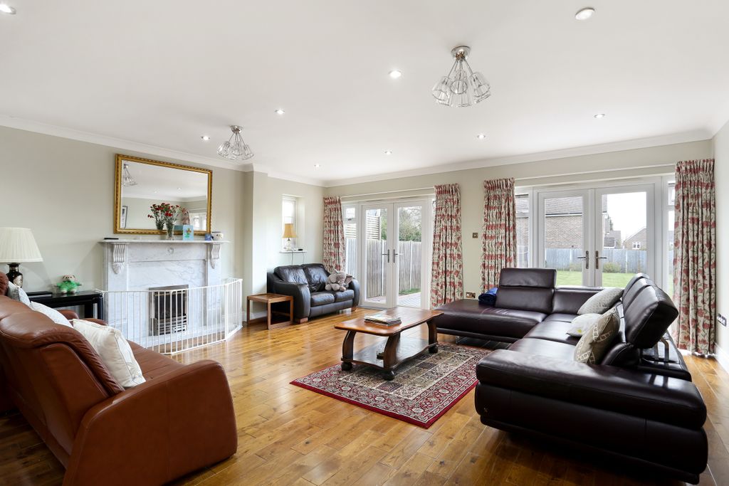 Property photo 2 of 18