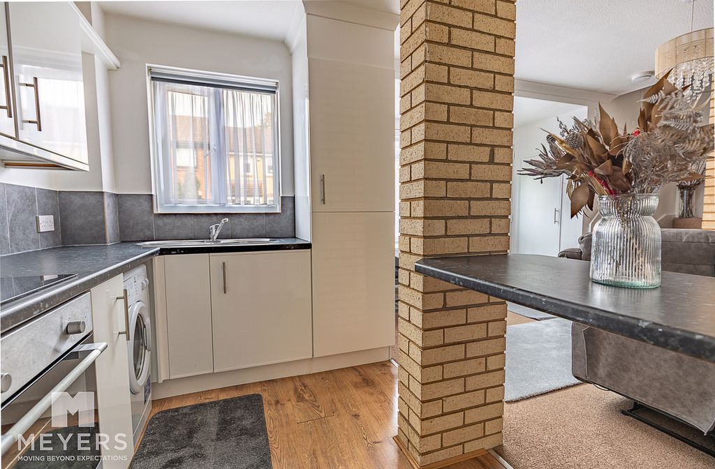 Property photo 2 of 9