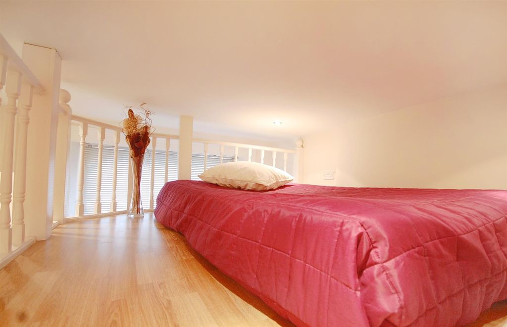 Property photo 3 of 3
