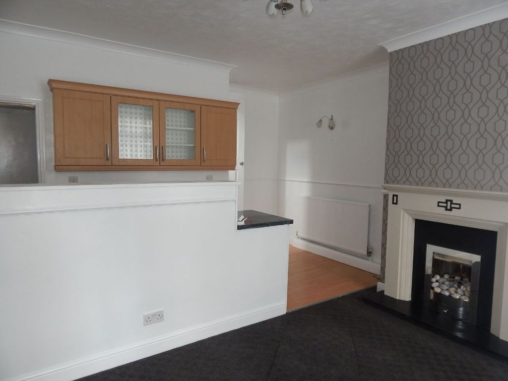 Property photo 2 of 13 Living Room/ Kitchen Area