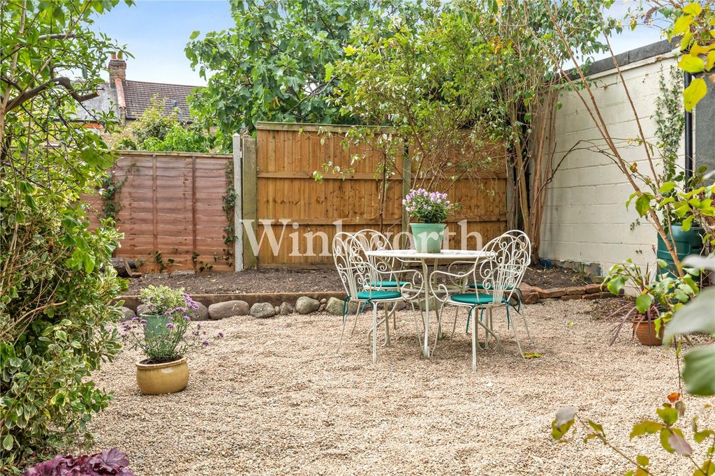 Property photo 3 of 19 Picture No. 18
