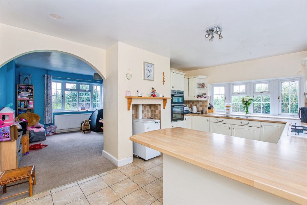 Property photo 3 of 17