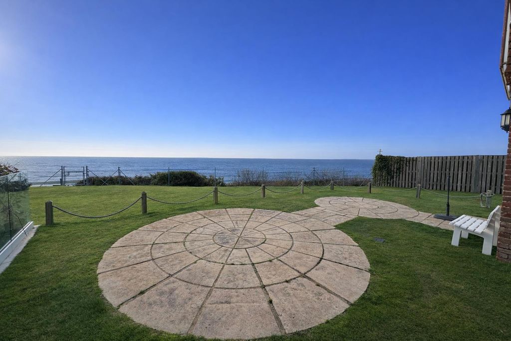 Property photo 2 of 10 Garden.Png