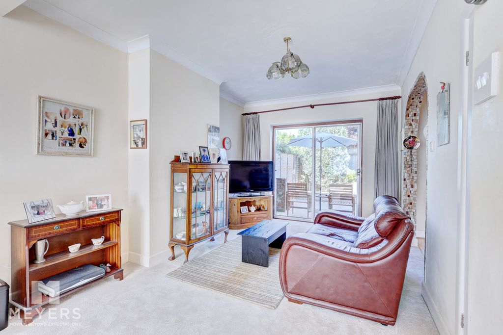 Property photo 3 of 18
