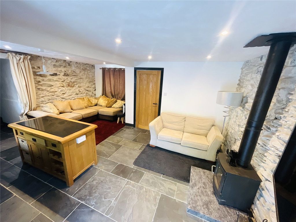 Property photo 2 of 17 Picture No. 14