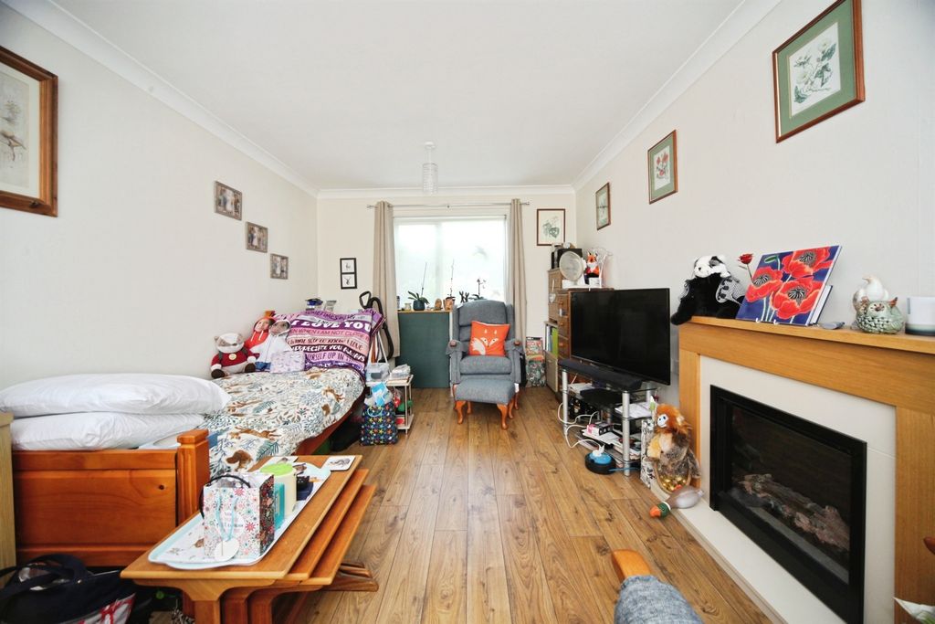 Property photo 2 of 16