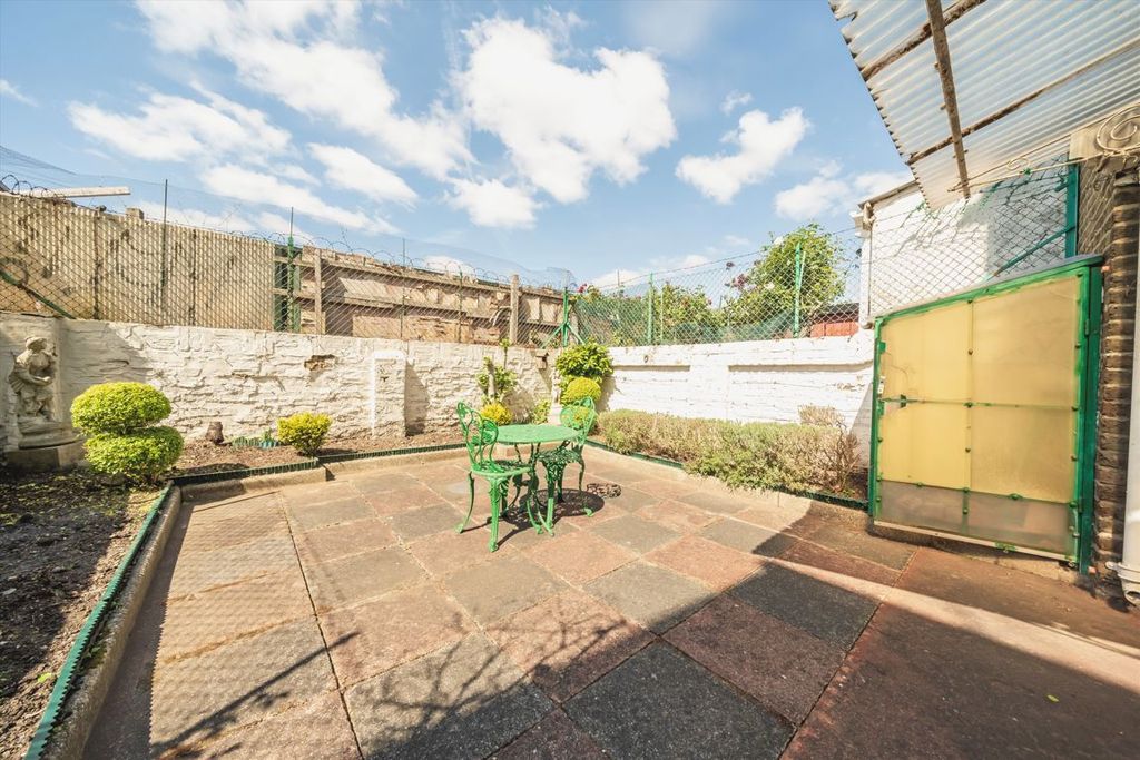 Property photo 3 of 7