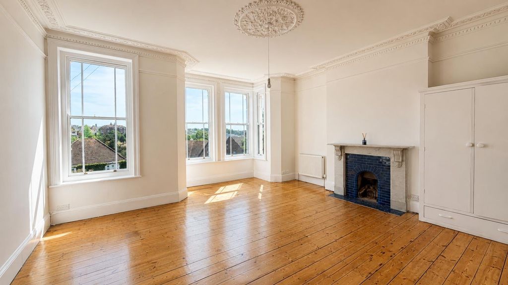 Property photo 3 of 30