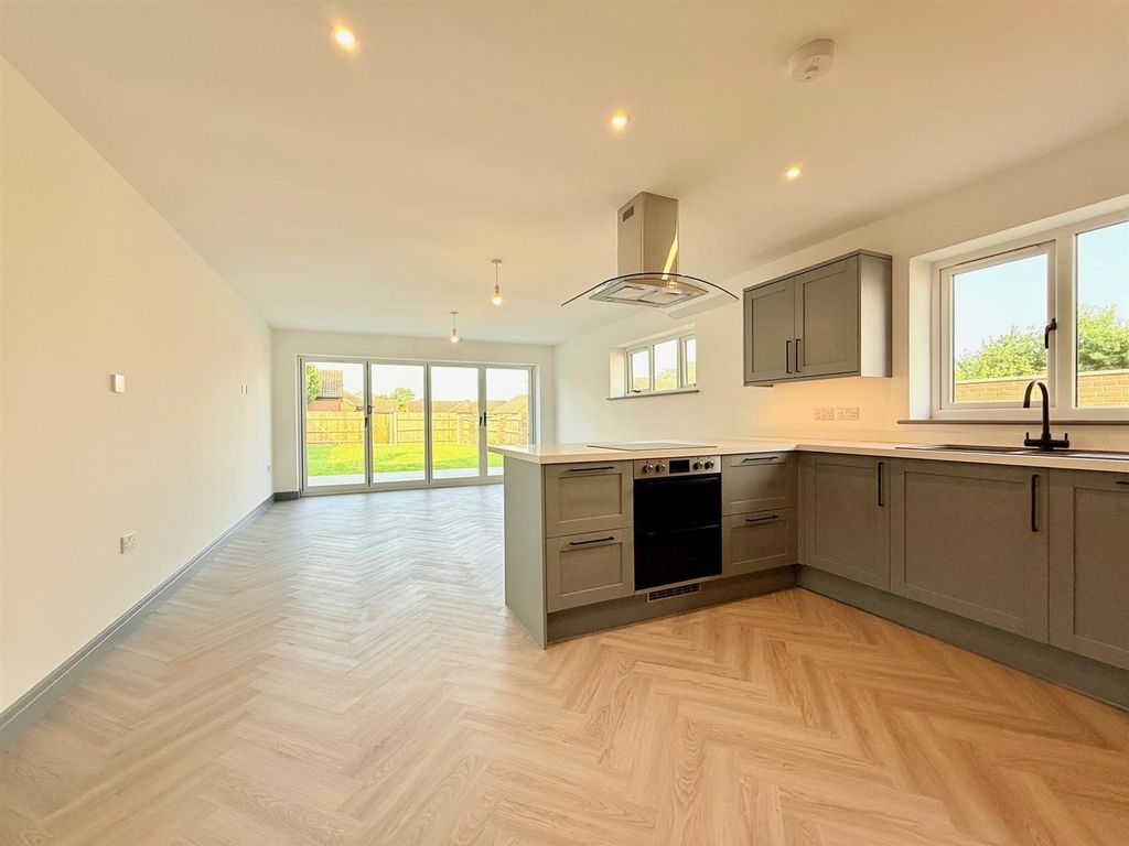 Property photo 3 of 25 Open Plan Kitchen/Dining/Living Room