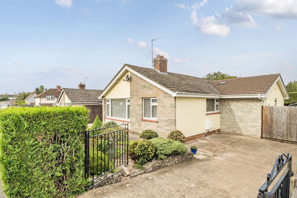 Property photo 1 of 21 Front