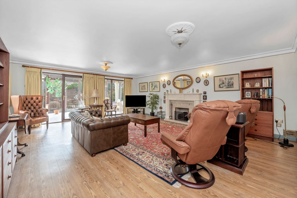 Property photo 3 of 17 Dcp_6387