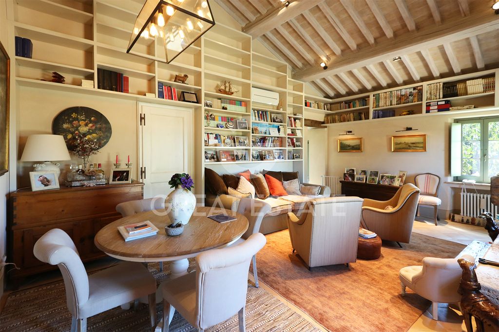 Property photo 2 of 43 Interiors