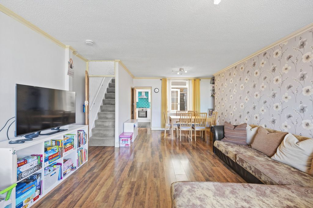 Property photo 2 of 24