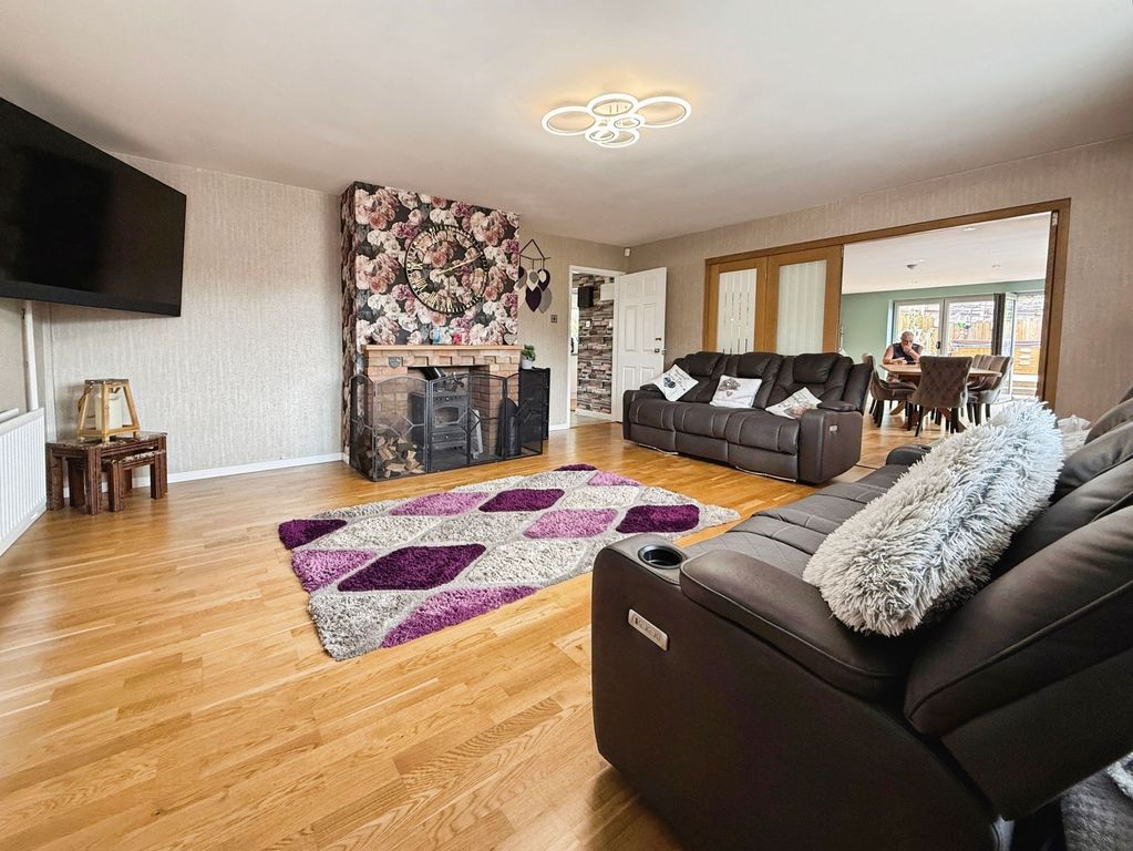 Property photo 2 of 39