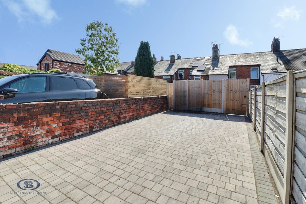 Property photo 2 of 19 Pbox-Img.Jpg
