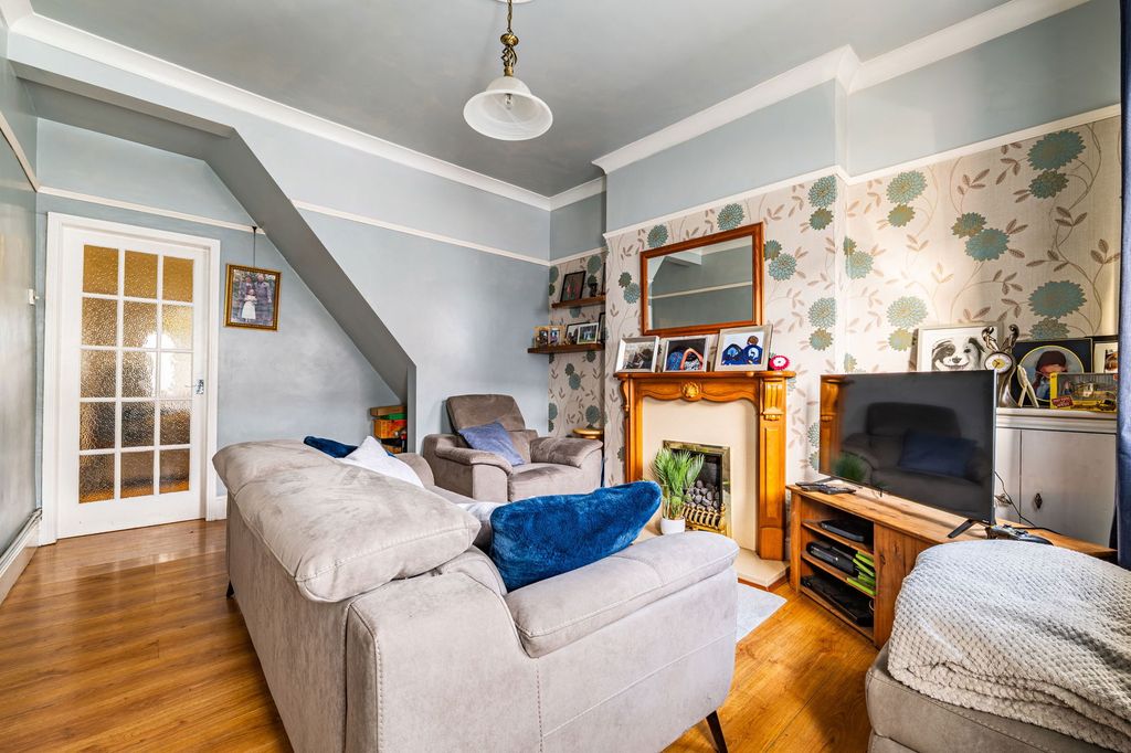 Property photo 1 of 16