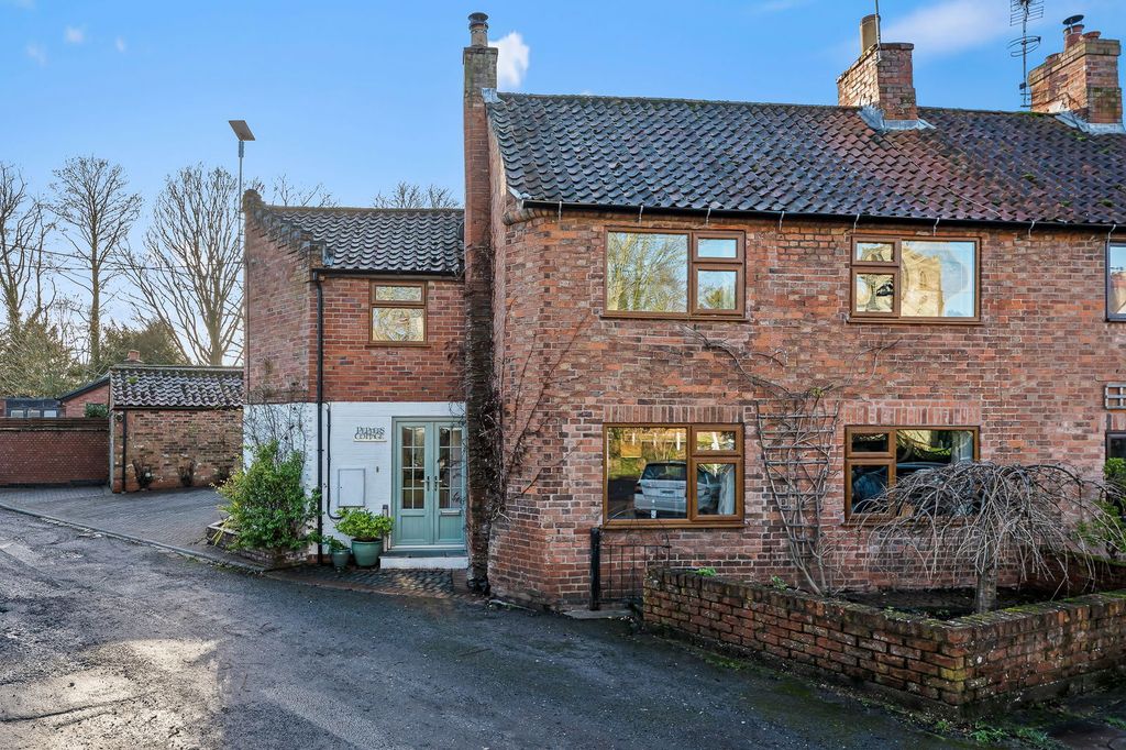 Property photo 1 of 44