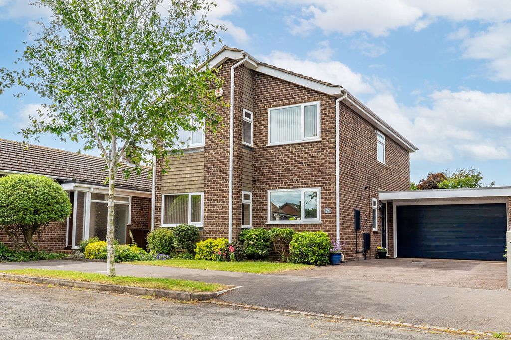 Property photo 1 of 34