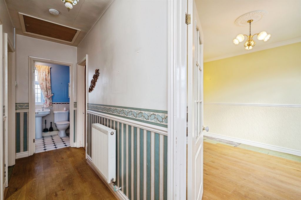 Property photo 2 of 20