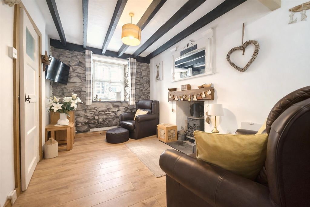 Property photo 2 of 18 17.Png