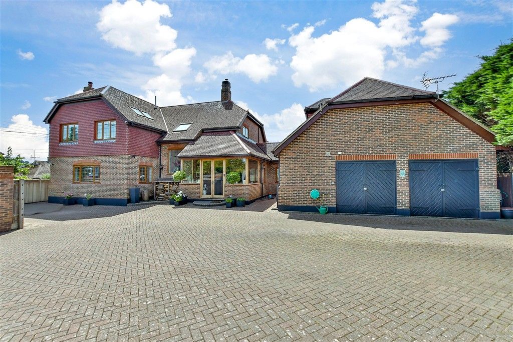 Property photo 1 of 21 External (Web)