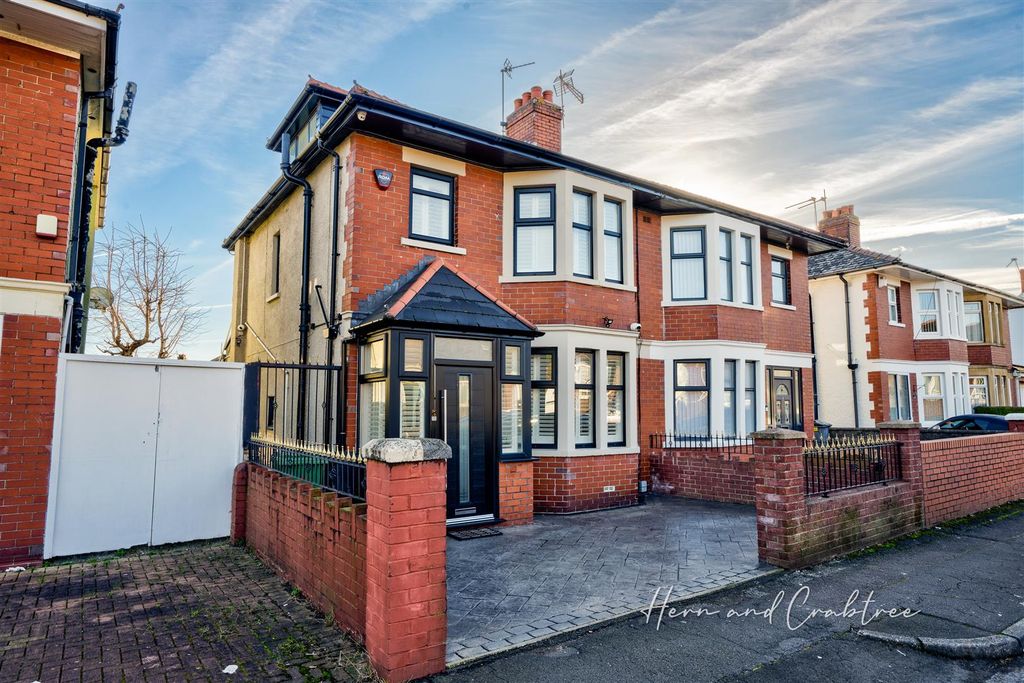 Property photo 1 of 62 Cambridge Street, Grangetown, Herncrabtree (62).Jp
