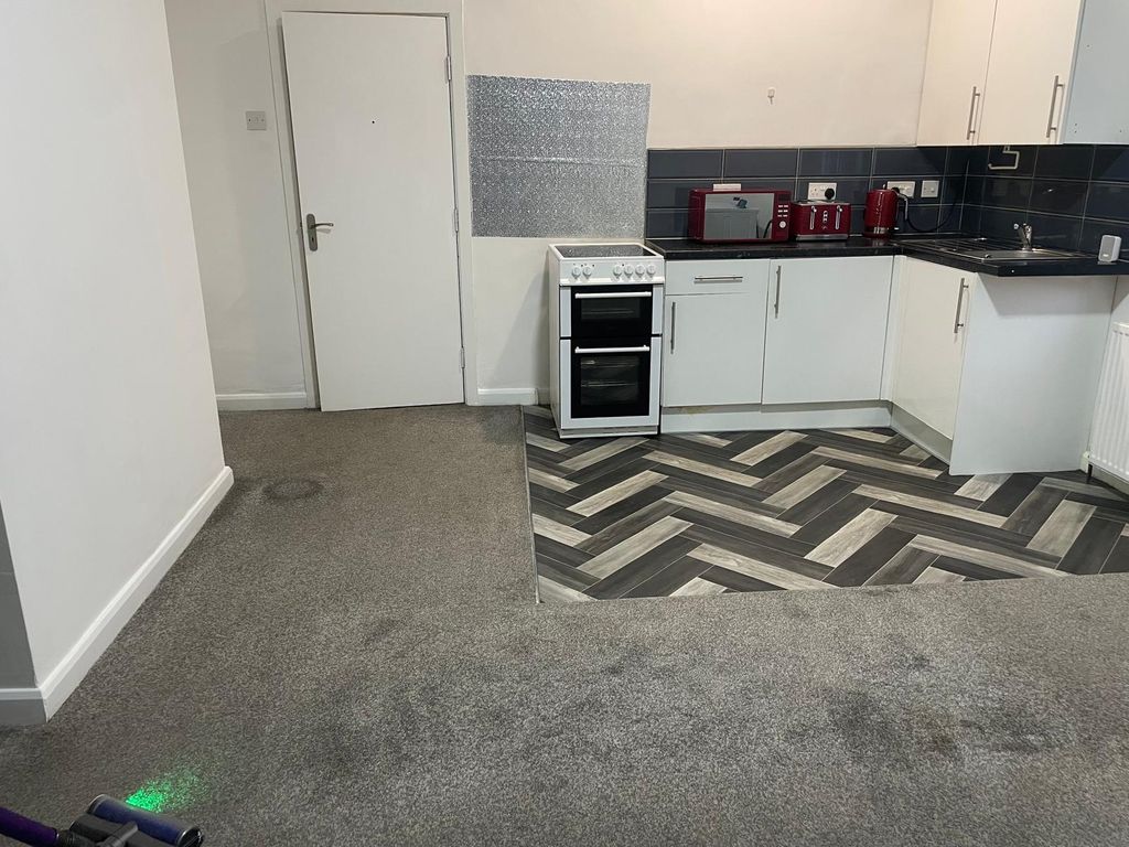 Property photo 2 of 8 Gallery