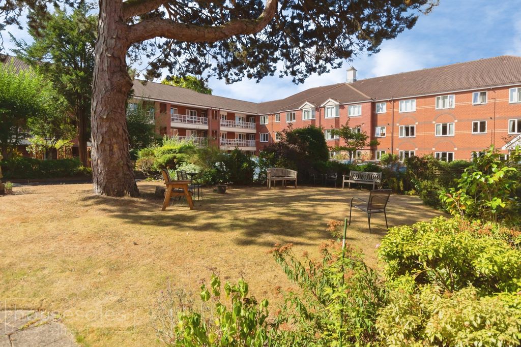 Property photo 1 of 11
