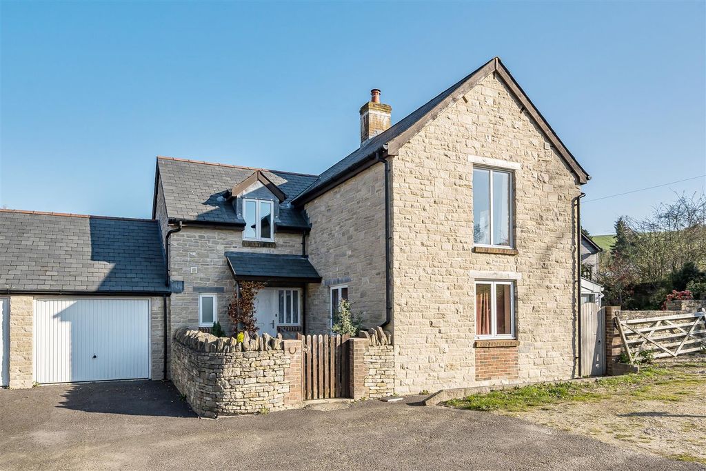 Property photo 1 of 21 1425662-1-69bbc76Fb09Fa.Jpg