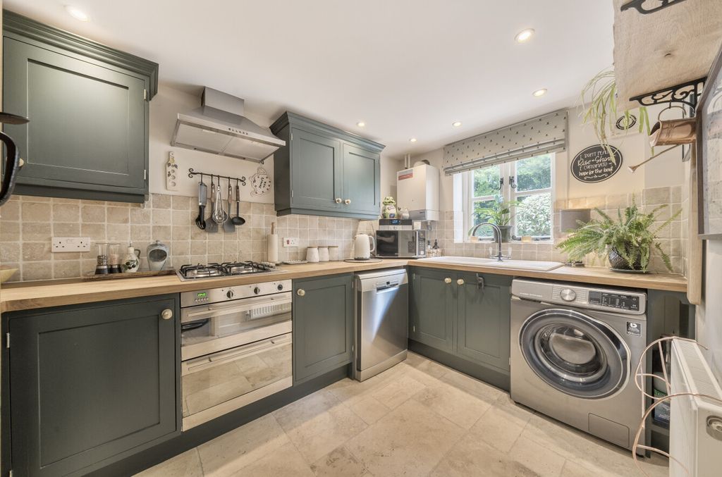 Property photo 2 of 12 Kitchen