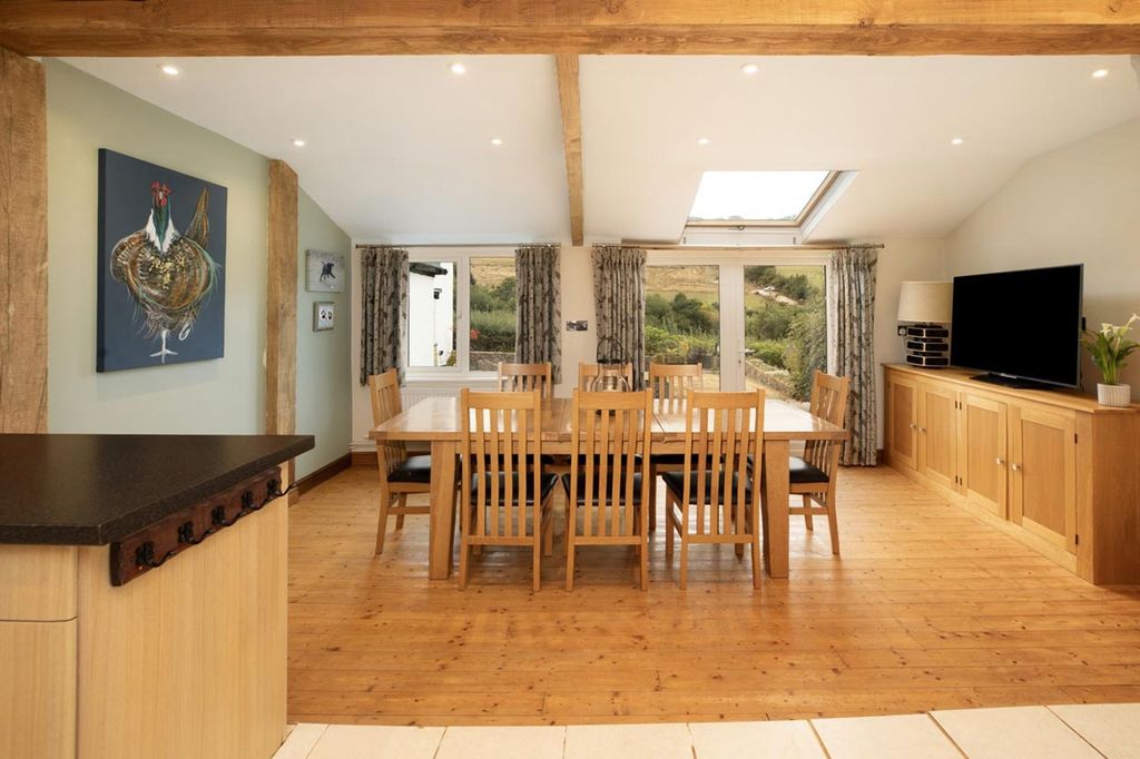 Property photo 3 of 48