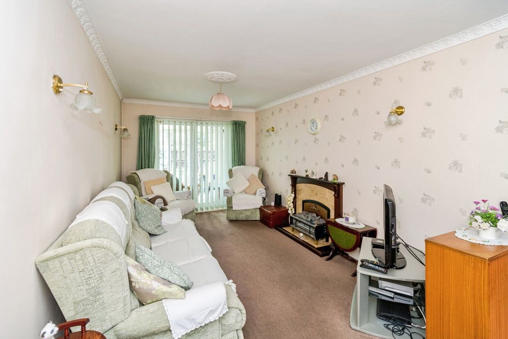 Property photo 2 of 17 Photo