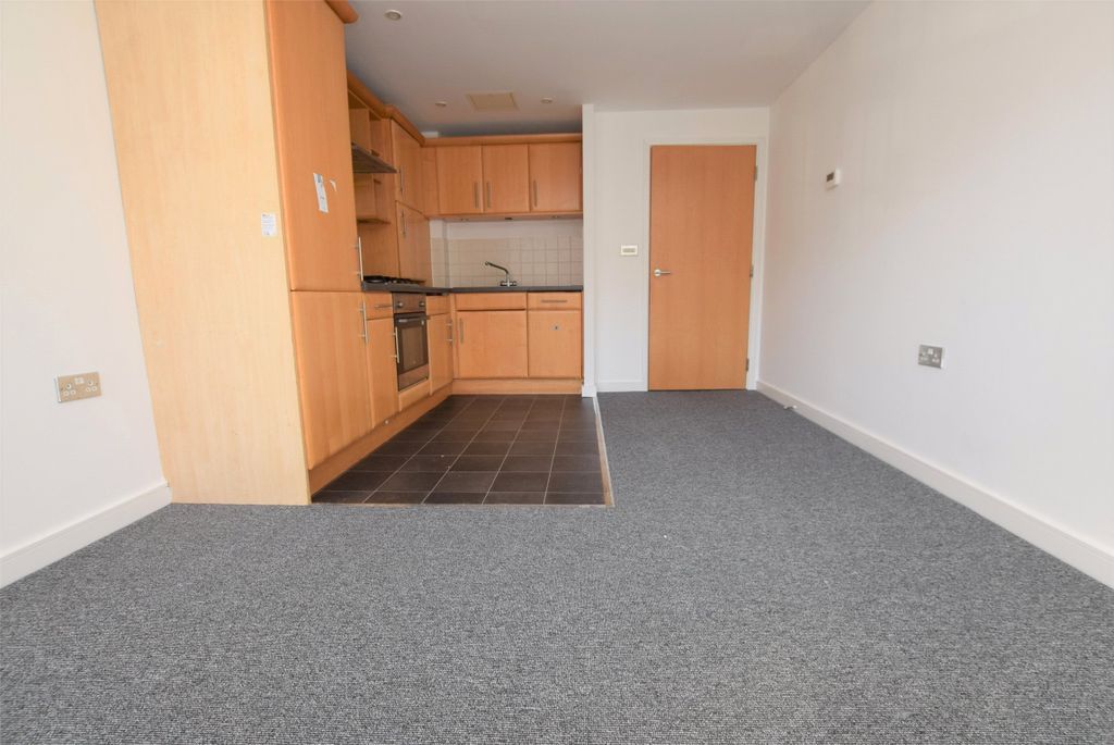 Property photo 1 of 6 Kitchen