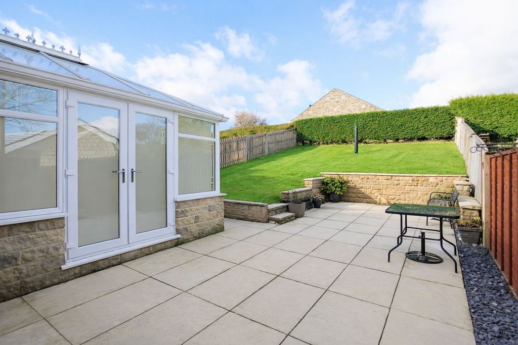 Property photo 2 of 17 Back Garden