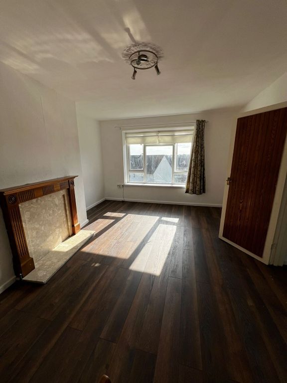 Property photo 1 of 3