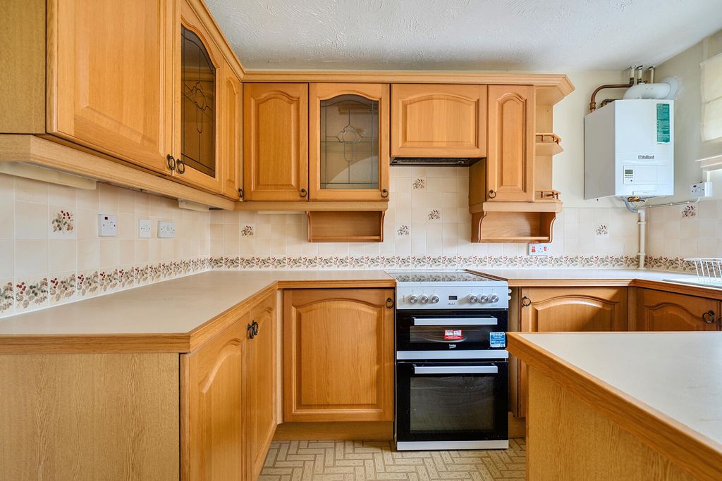Property photo 3 of 15 Kitchen