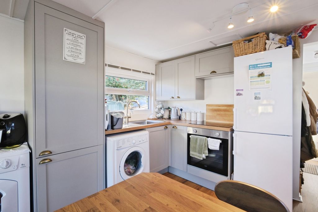Property photo 3 of 13 Pbox-Img.Jpg