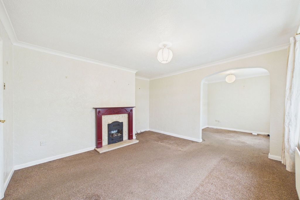 Property photo 3 of 14