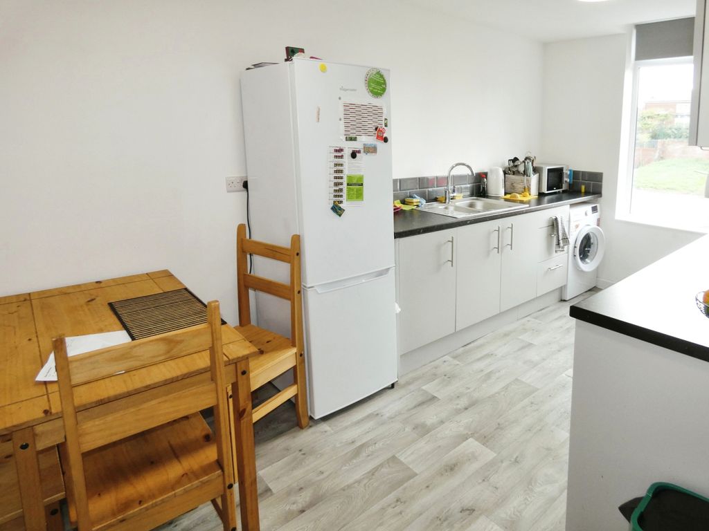 Property photo 3 of 6 3