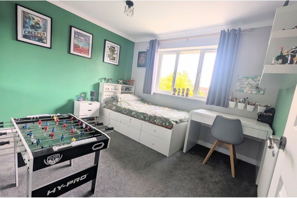 Additional image 12 of 4 bed detached house for saleLinnet Close, Littlehampton BN17