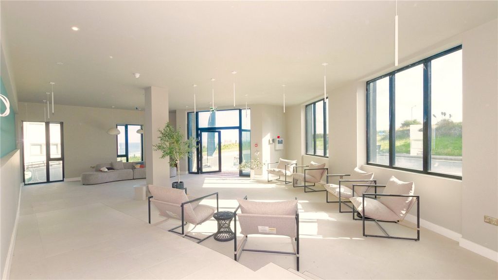 Additional image 10 of 3 bed flat for salePentire Avenue, Newquay, Cornwall TR7