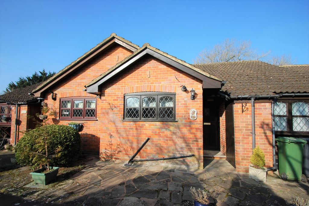 Property photo 1 of 7 Front 2