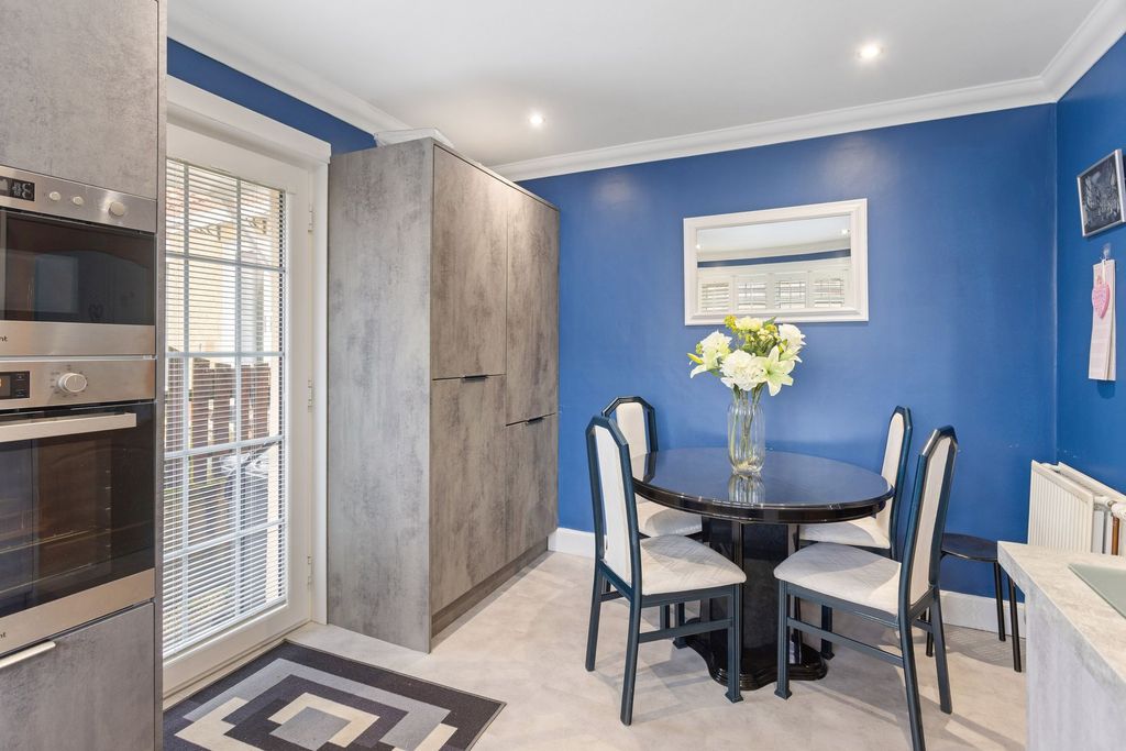 Property photo 3 of 26 Kitchen/Diner